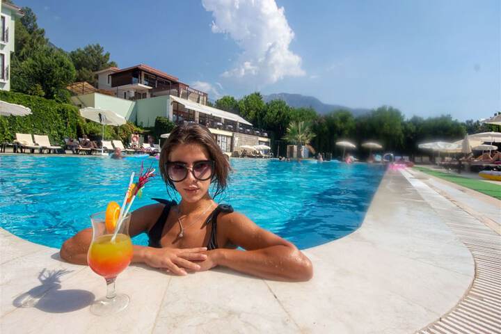 Pools & Facilities