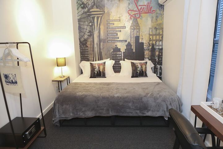 Room 4 of 40