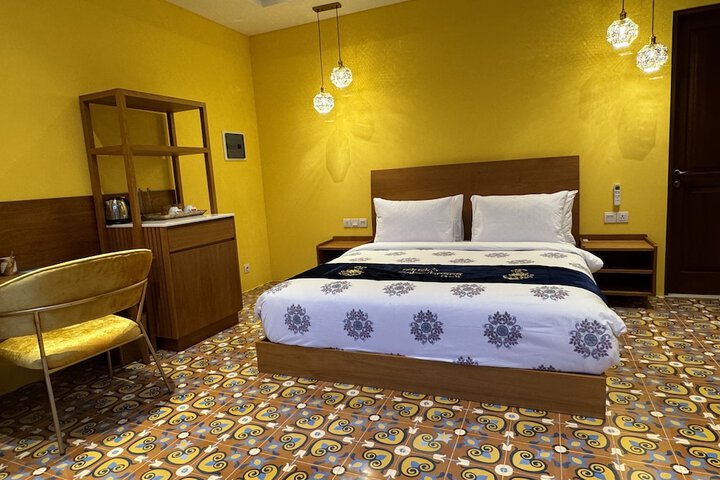Room 5 of 40