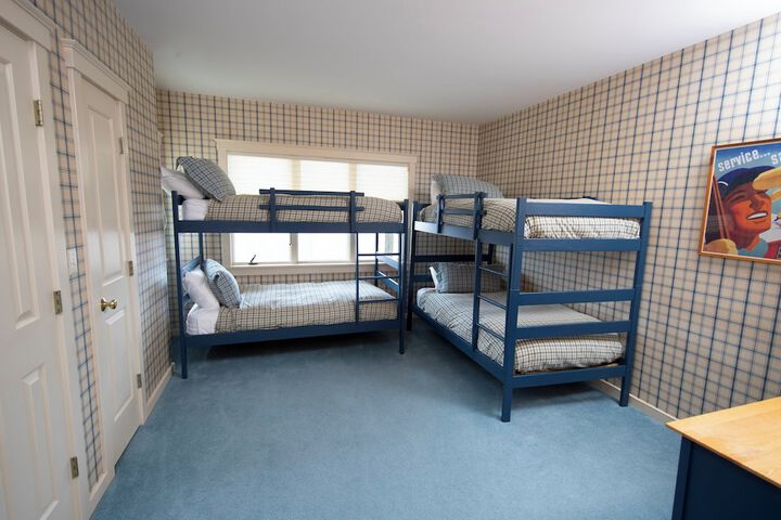 Room 26 of 83