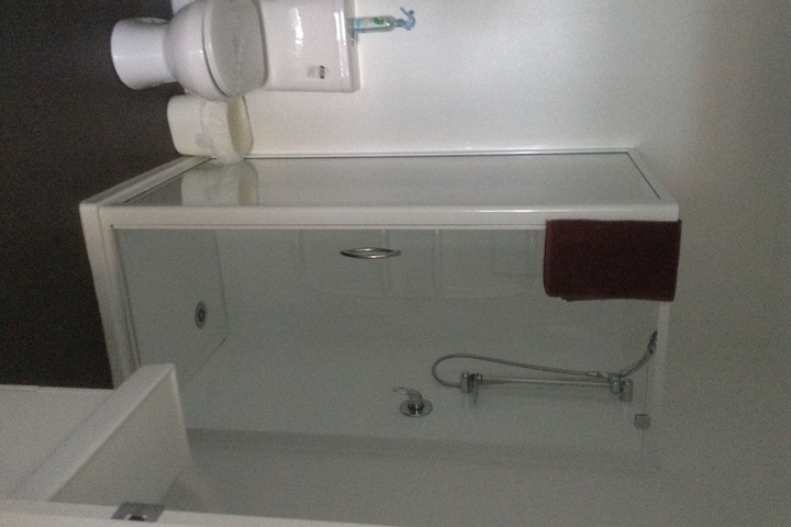 Room 13 of 19