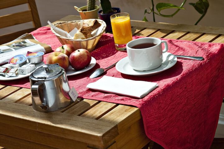 Breakfast/Coffee Service 29 of 38