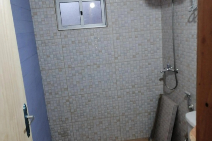 Room 8 of 18
