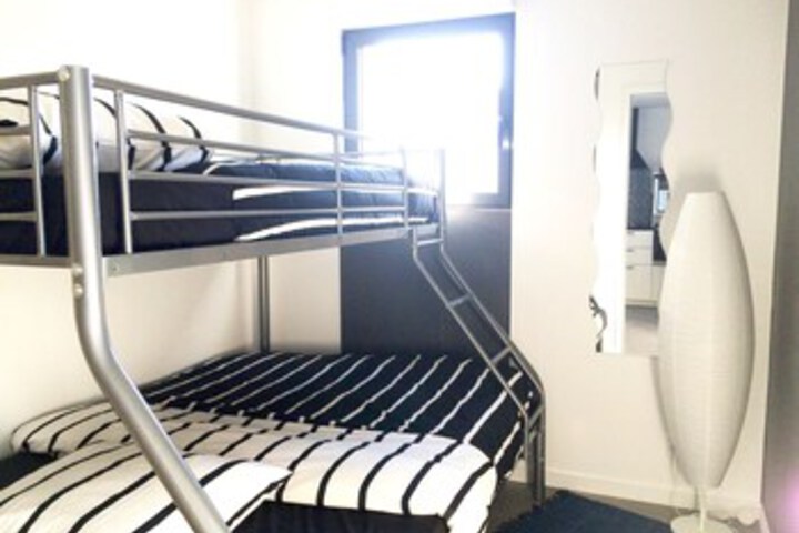 Room 15 of 16
