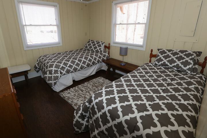 Room 4 of 400