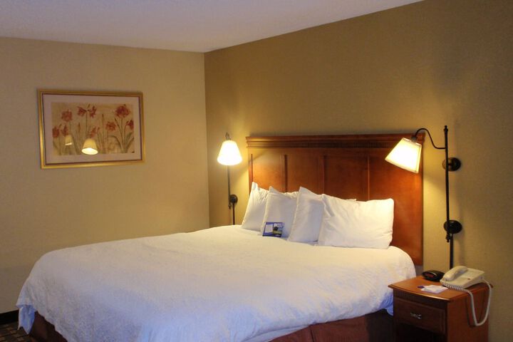 1 King Bed (8 of 19)