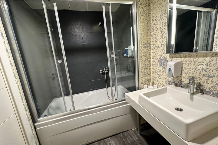 Clean Restrooms