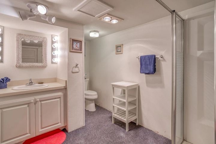 Room 4 of 15