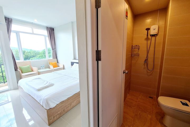 Room 13 of 21