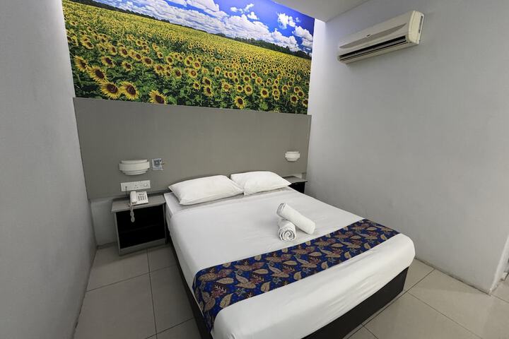 Room 8 of 30