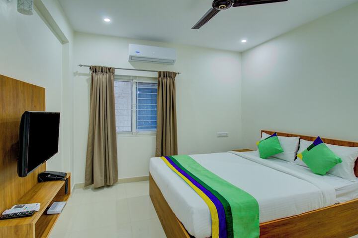 Room 9 of 29