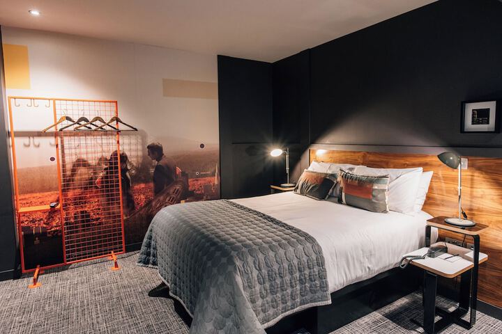 Room 25 of 90