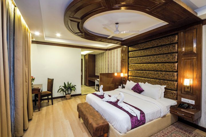 Room 8 of 31
