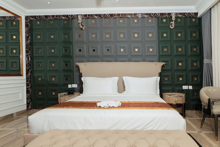 Fountain Palace Hotel & Suites