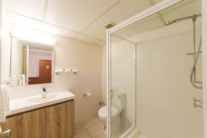 Room 25 of 32