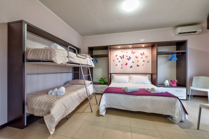 Room 16 of 39