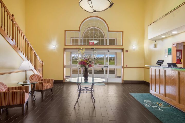 Entrance & Lobby