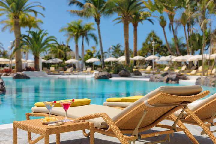 Pool Hotel