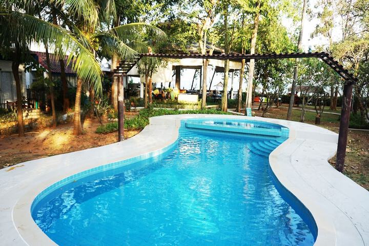 Pool 106 of 127