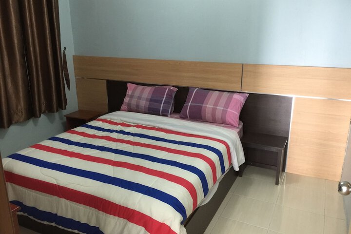 Room 4 of 33