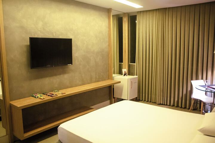Room 5 of 16