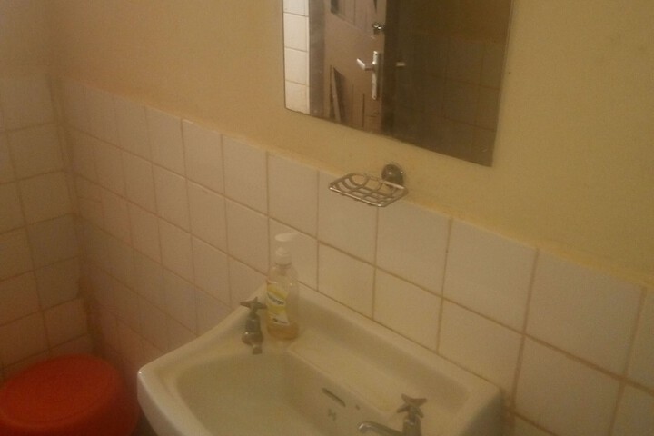 Room 14 of 24