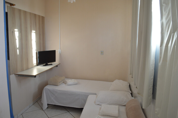 Room 6 of 8