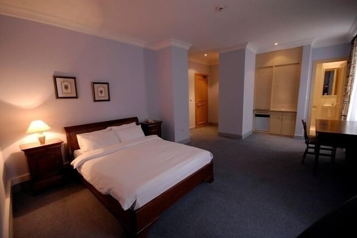 Room 8 of 15