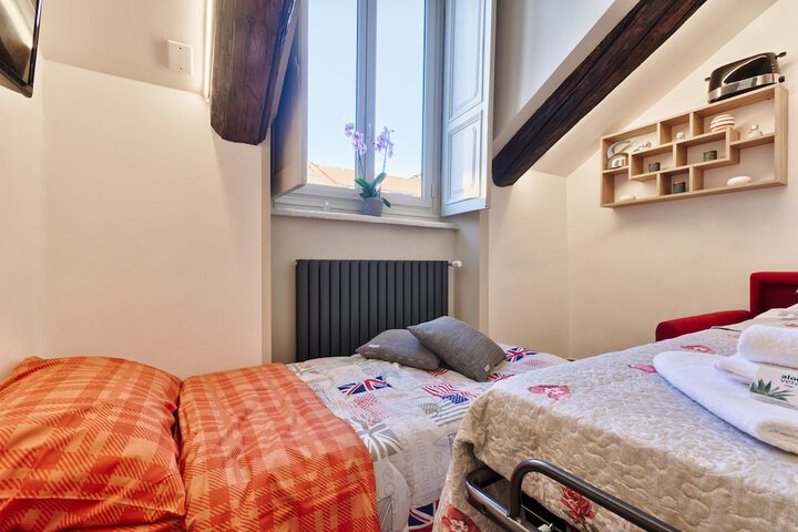 Room 5 of 22