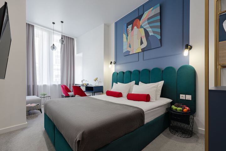 Room 15 of 37