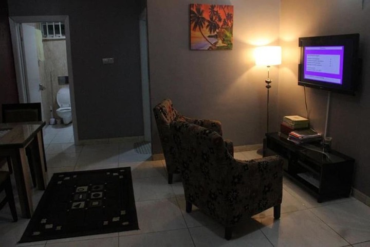 Room 17 of 28