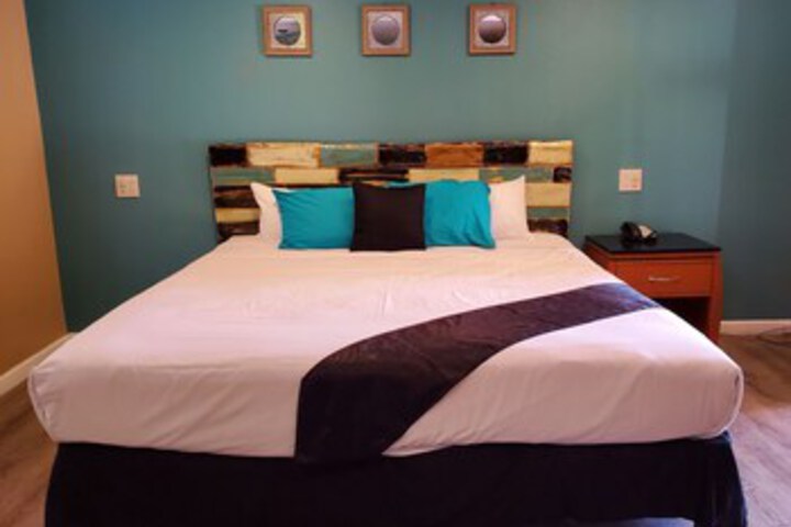 Room 33 of 41