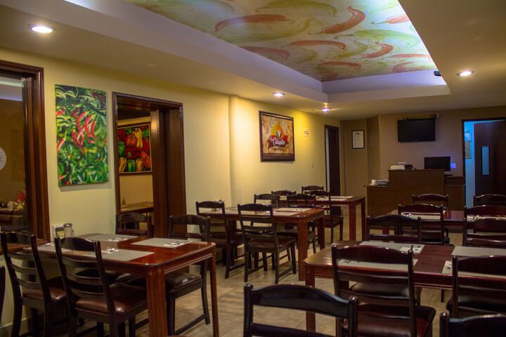 Dining 75 of 106