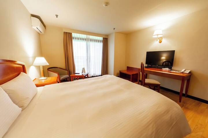 Room 114 of 203