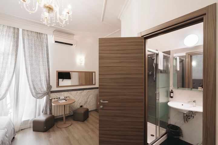 Room 124 of 180