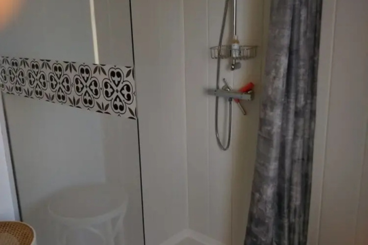 Room 3 of 3