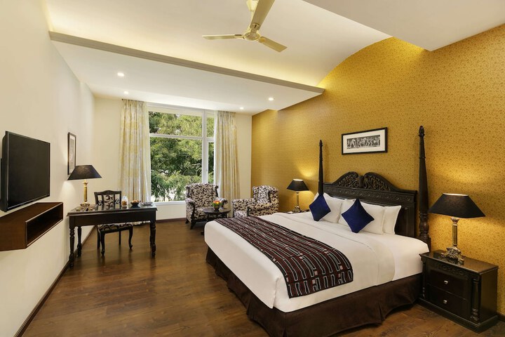 Room 5 of 30