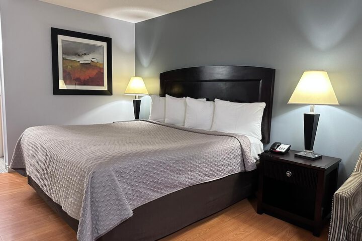 Room 5 of 24