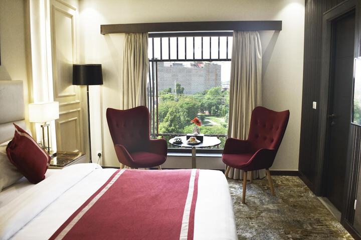 Room 5 of 46