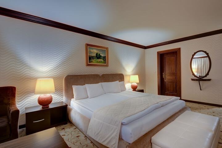 Room 41 of 85
