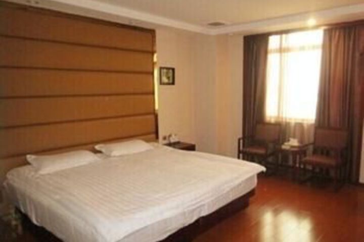 Room 17 of 27