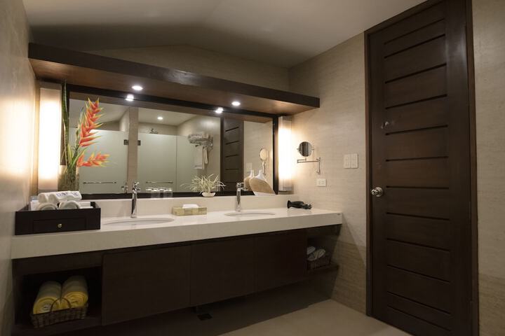 Room 8 of 22