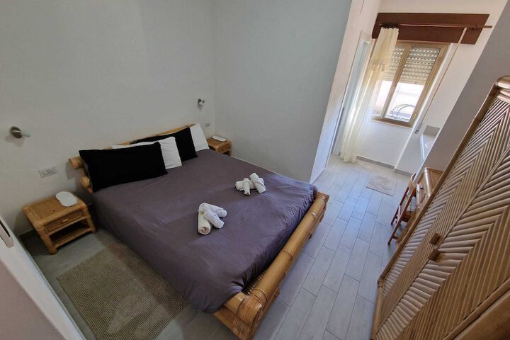 Room 3 of 3