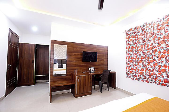 Room 32 of 47