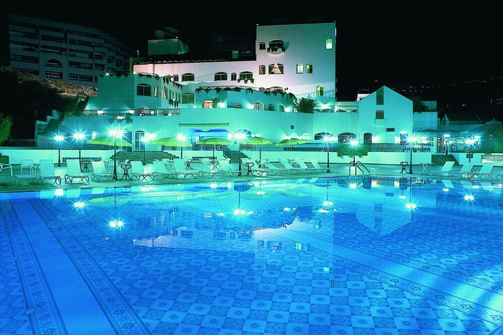 Hotel 90 of 96