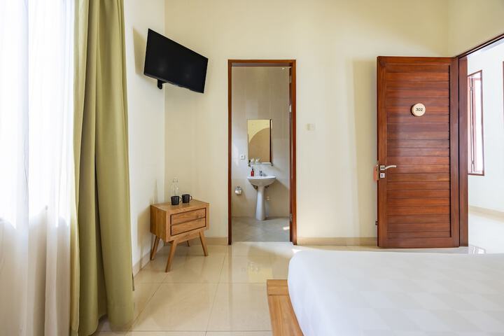 Room 8 of 35