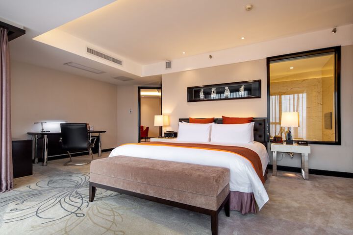 Room 10 of 92