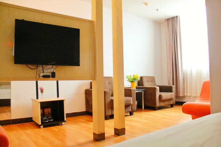 Room 17 of 29