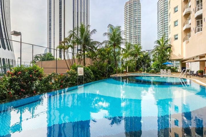 Pool Hotel