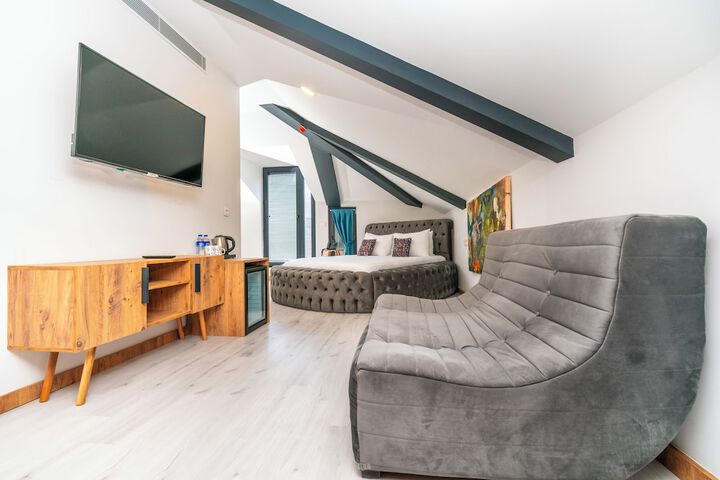 Room 10 of 67